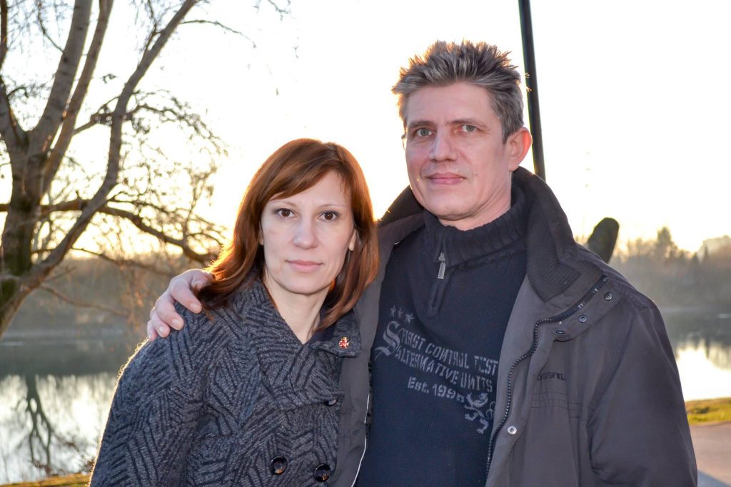 Doi soţi din Arad confecţionează cărţi textile senzoriale pentru copii 3 carti 3