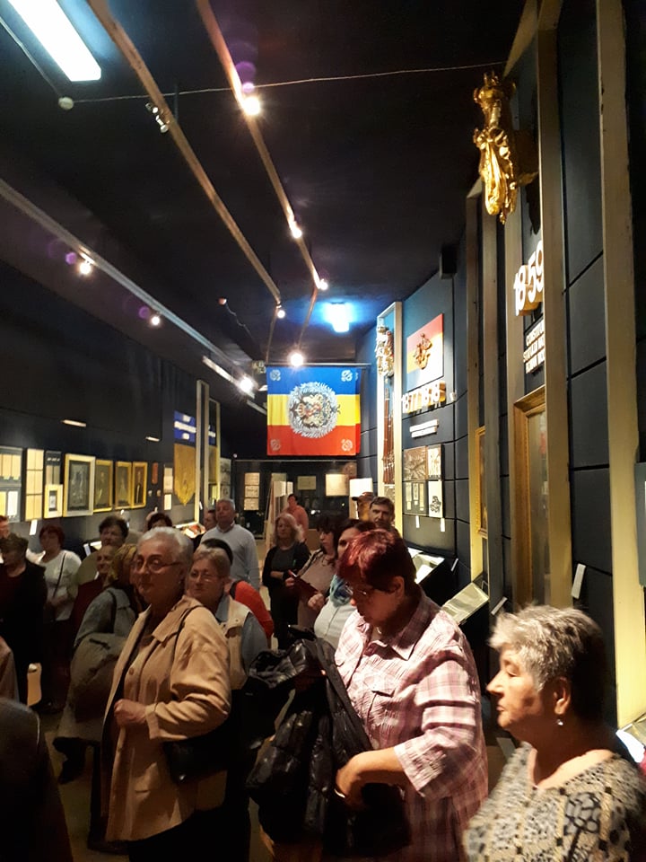 FOTO Persoanele vârstnice din Centrele de zi, în vizită la Complexul Muzeal Arad 7 30831775 10156145827382696 1314441125 n