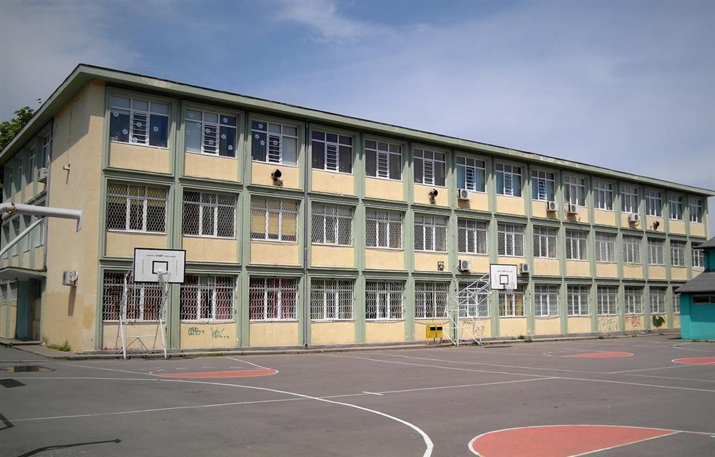 Cluj – Peste 40 de copii din 2 localități nu vor mai merge la școală pentru că drumul este impracticabil 1 scoala dan barbilian 2