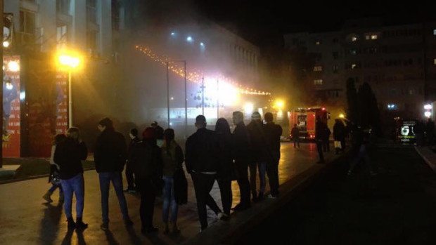 Inca un incendiu starneste panica in Constanta, mai ales in contextul tragediei din Colectiv 1 61736392