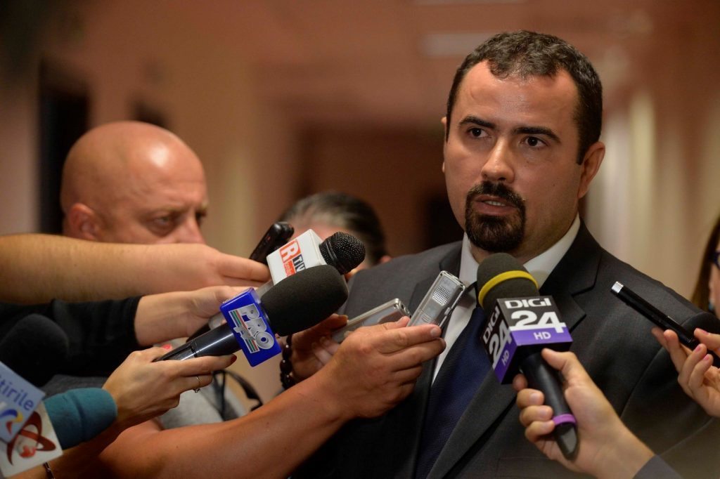 Reactie incredibila la Europa FM a primarului Bucurestiului, Marin Stefanel Dan: "Baga-mi-as **** in ei" 1 Marin Ştefănel Dan Custom