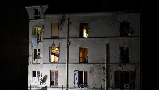 VIDEO – Momentul exploziei in cadrul asaltului de la Saint – Denis. Portretul lui Hasna Ait Boulahcen, prima femeie kamikaze 1 Saint Denis cladire