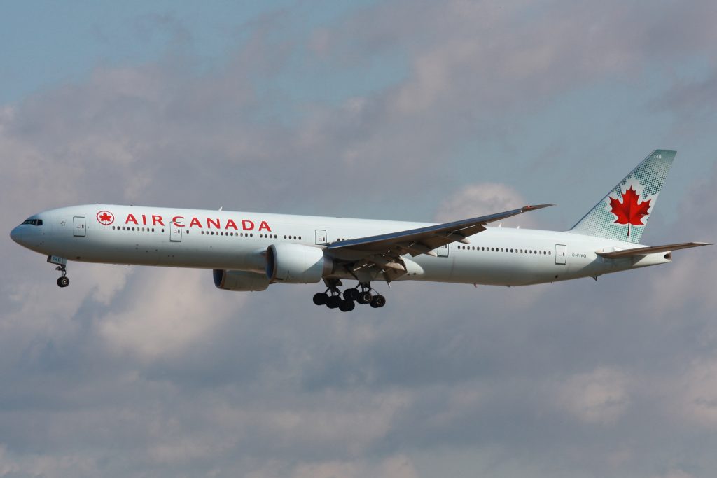 2010 07 15 B777 AirCanada C FIVQ EDDF 02