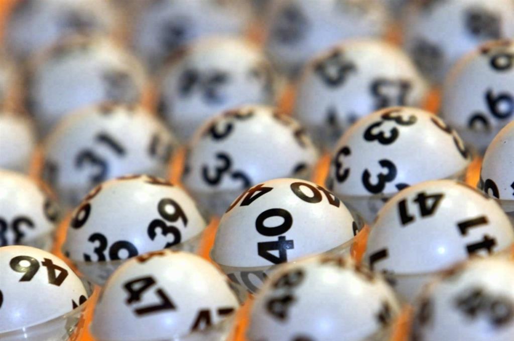 O româncă a plecat la muncă în Spania. A jucat la loto şi s-a îmbogăţit 1 Lotto 02