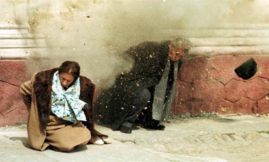Primele fotografii de la deshumarea dictatorului - Acesta este scheletul lui Ceauşescu! 1 ceausescu dezhumat