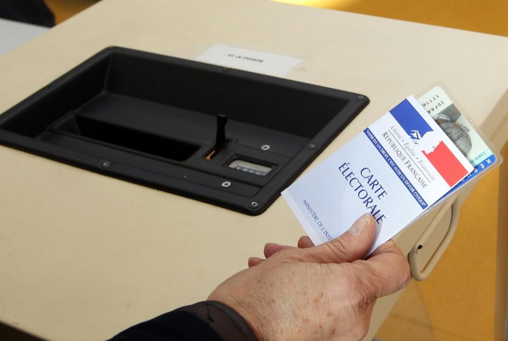 Al doilea tur al alegerilor regionale în Franța: Presa salută mobilizarea electoratului francez 1 d241107c5e57412396a4877ea1ff8934