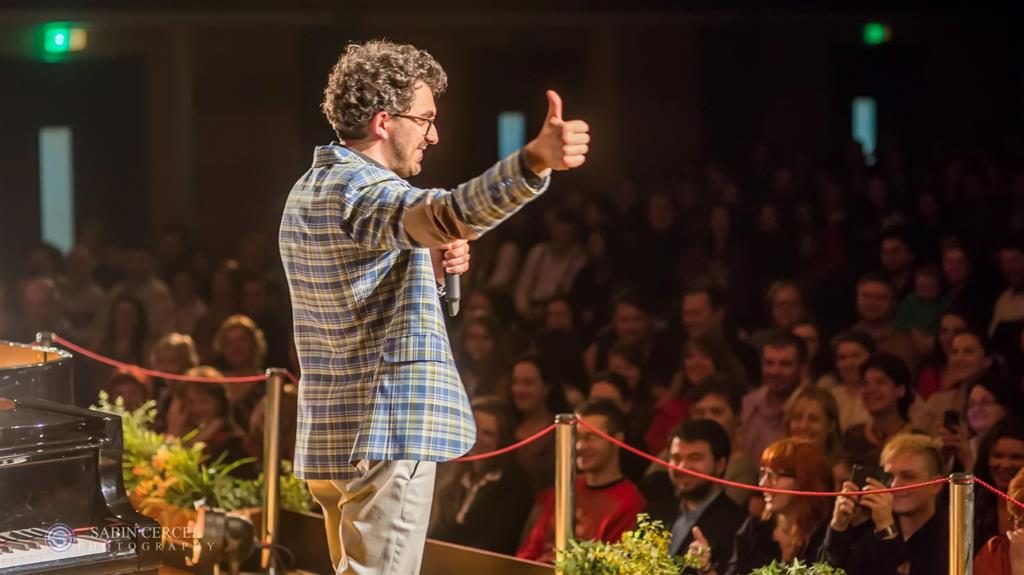 Atenție Canada, ți-a sosit un artist de mare calibru. Ai grijă înfinită de Teo Milea 1 teo milea like2 Custom