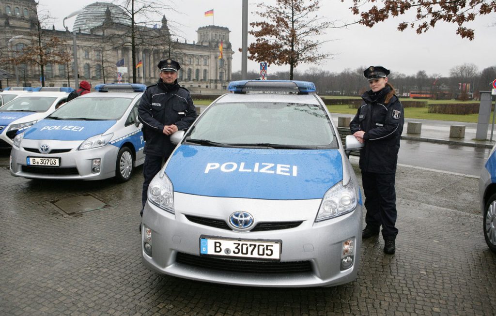 toyota prius police germany berlin 1