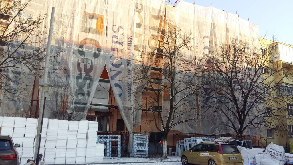 Mesaj de la cititori: Lucrările de reabilitare de pe 6 Vânători sunt făcute de mântuială 1 20160122 160204