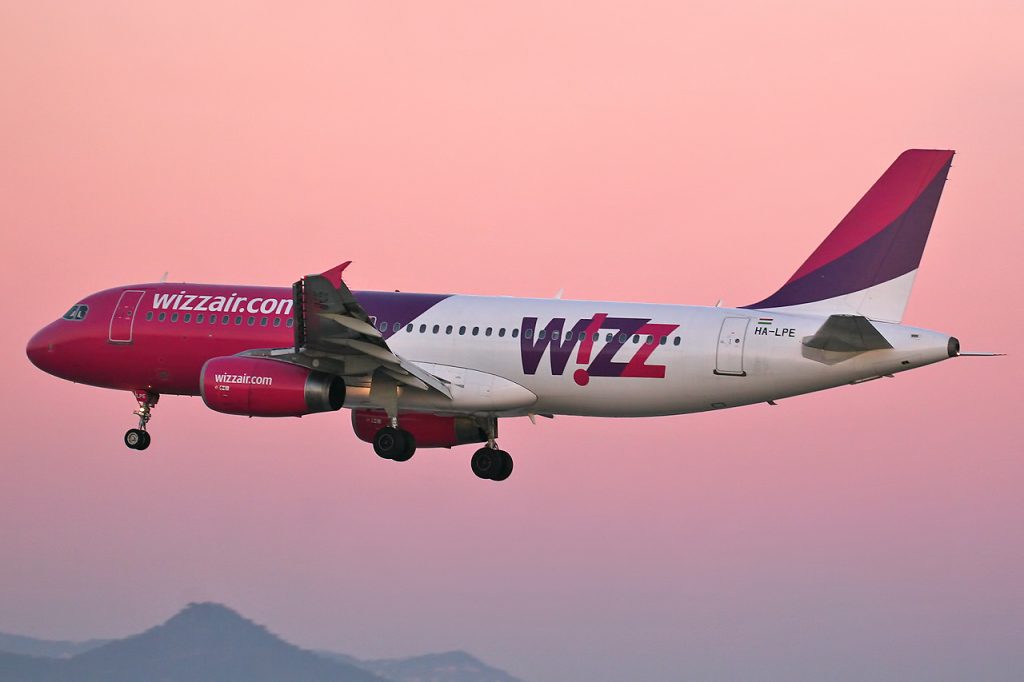Airbus A320 233 Wizz Air HA LPE 8399569664