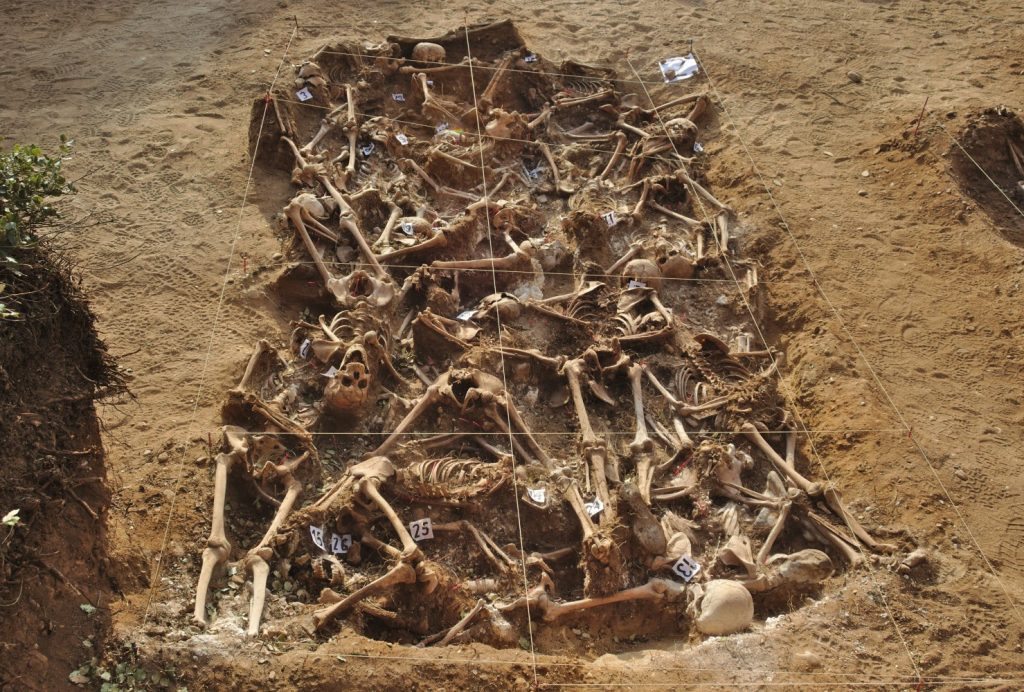 Spanish Civil War Mass grave Estépar Burgos Custom