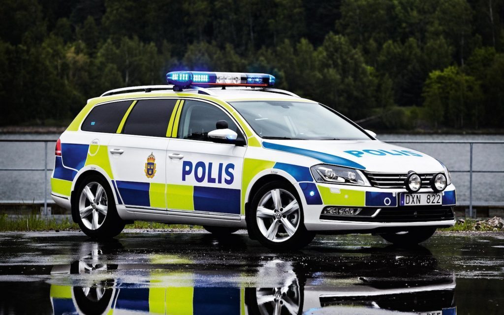 VW Passat polis big