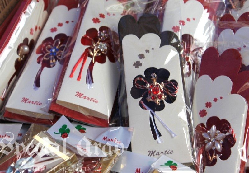 Mesaje de la cititori: Arădenii nu sunt de acord cu mutarea comercianţiilor de mărţişoare din centrul oraşului 1 martisoare