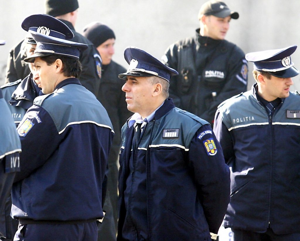 A inchiriat o masina si a comis cel putin 5 infractiuni in doar cateva minute. Ce au descoperit politistii cand l-au arestat 1 politia romana la control 28662 1