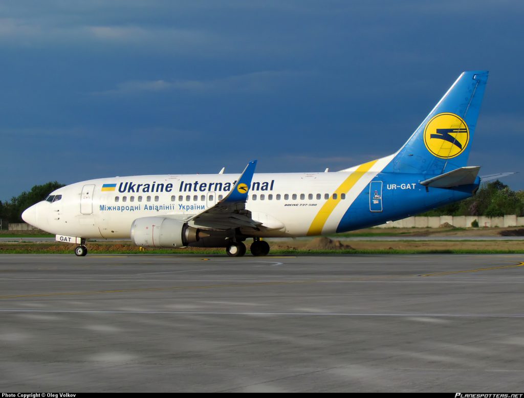 ur gat ukraine international airlines boeing 737 528wl PlanespottersNet 276477