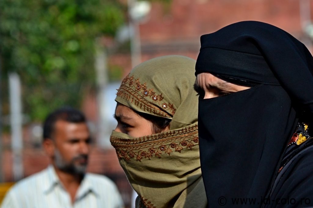 Dictionar de moda feminina orientala dincolo de văluri ici colo.ro Old Delhi DSC 0419 1