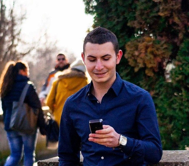 Iniţiativa lui Alexandru Şipoş: „Scrie-mi pe whatsapp!” 1 alex sipo