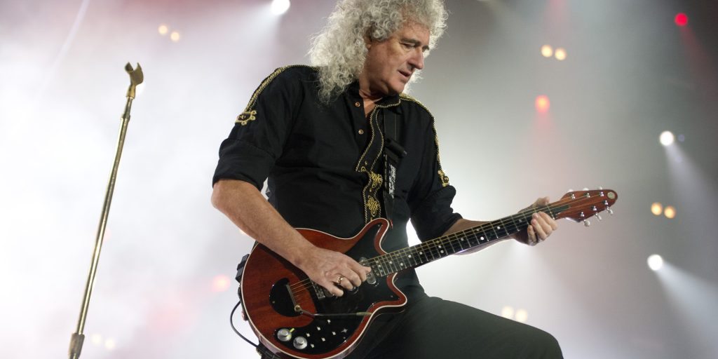 o BRIAN MAY facebook