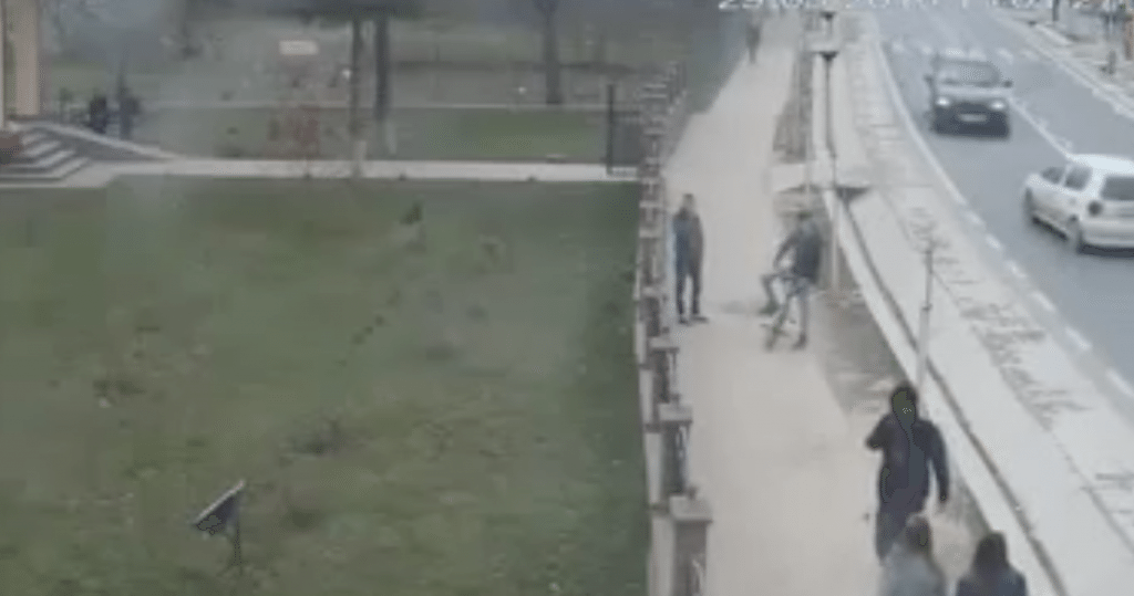 Accident frontal Dumbrăveni, județul Suceava (VIDEO LIVE) 1 Screen Shot 2016 03 30 at 00.02.25