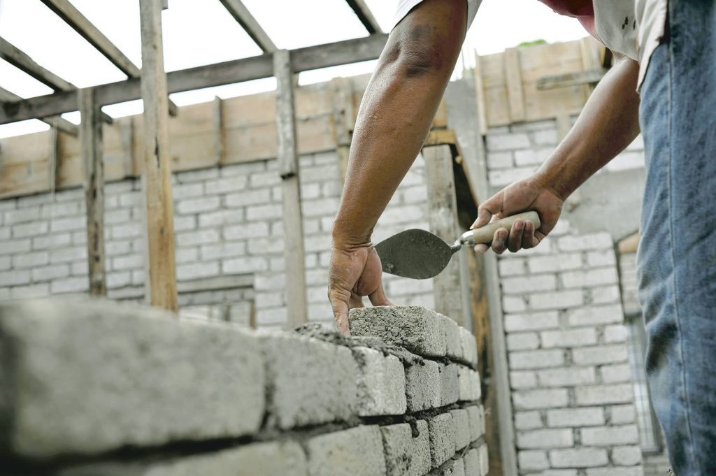 Construcţiile şi farma, cele mai vulnerabile sectoare la insolvenţă 1 constr