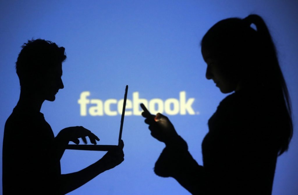 Un hacker demonstrează cum poate fi spart orice cont de Facebook - VIDEO 1 facebook logo
