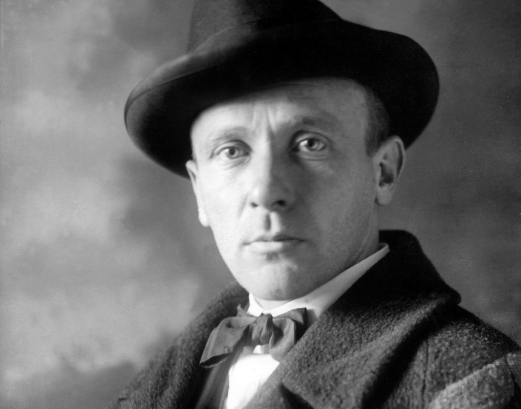 mikhail bulgakov poets and writers 37391168 2099 284611 ceb1cebdcf84ceb9ceb3cf81ceb1cf86ceae