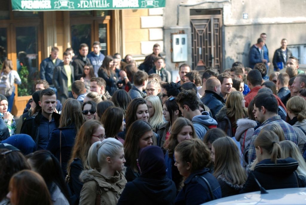 protest pred rektoratom univerziteta u zenici studenti nezadovoljni uslovima studiranja 1414591576 Custom