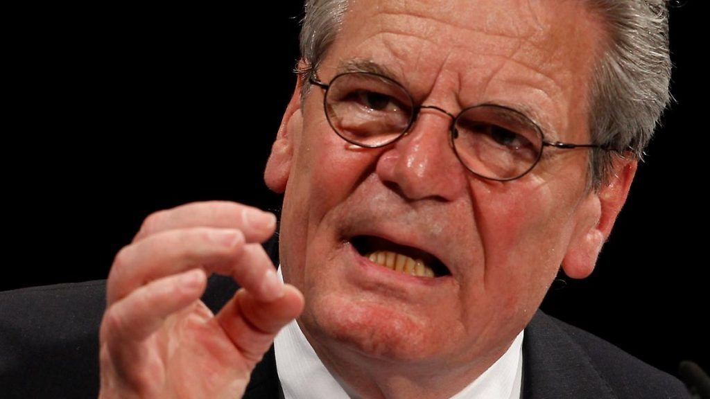 2012 02 19T202527Z 01 SIN803 RTRMDNP 3 GERMANY PRESIDENT GAUCK