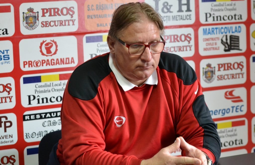 Antrenorul Pîncotei implică Divinitatea după revenirea echipei sale în meciul cu Râmnicu Vâlcea 1 DSC 0189