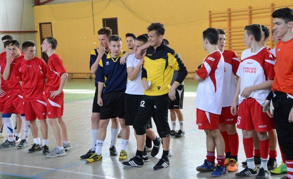 Cupa Ladislau Bonyhadi a ajuns la ediția a patra. Liceenii sunt poftiți la fotbal 1 bonymandri
