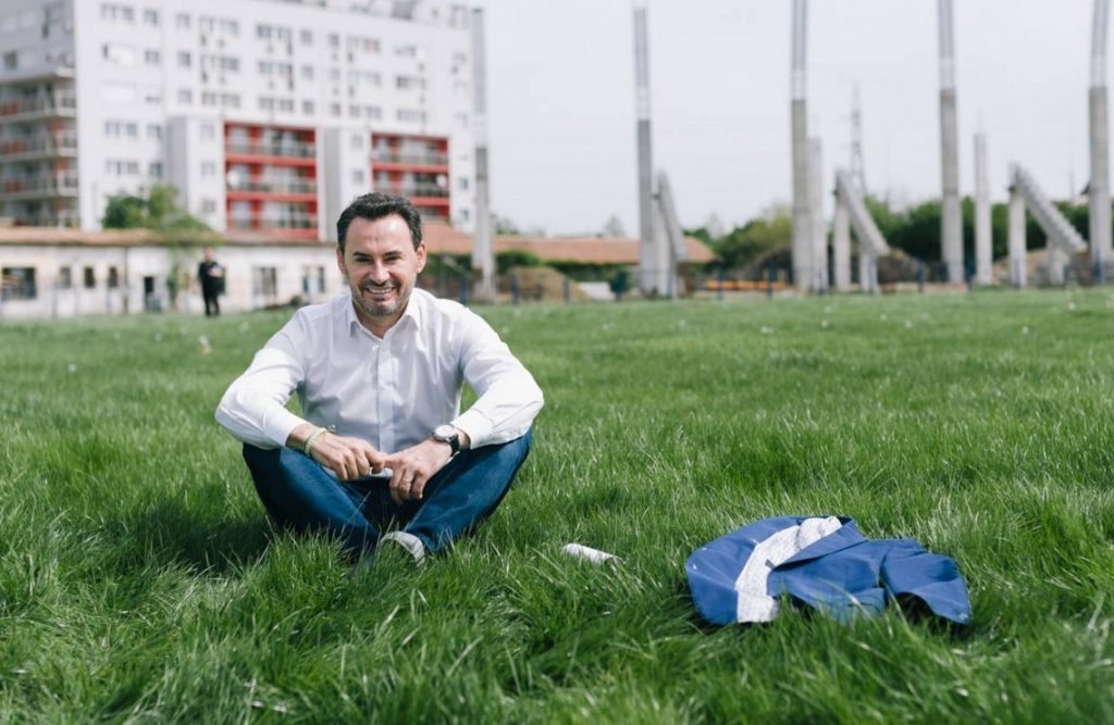 Falcă accelerează campania electorală exact de ziua UTA-ei: Promite părți din gazon și iluzia unor meciuri în 2017 1 falca67