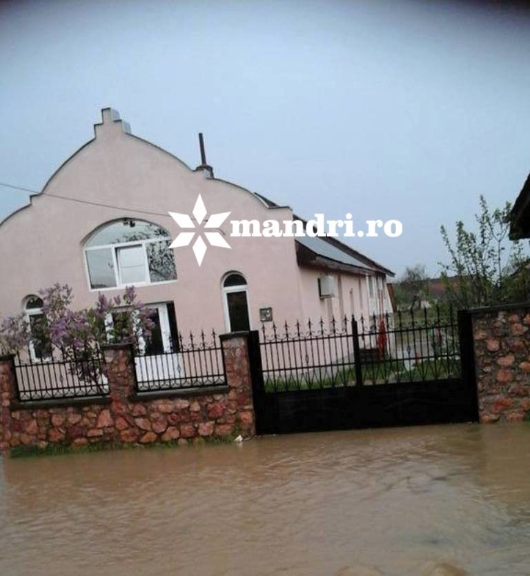 Prima evaluare după inundaţiile din Arad: 200 de case, afectate 1 mandri.ro
