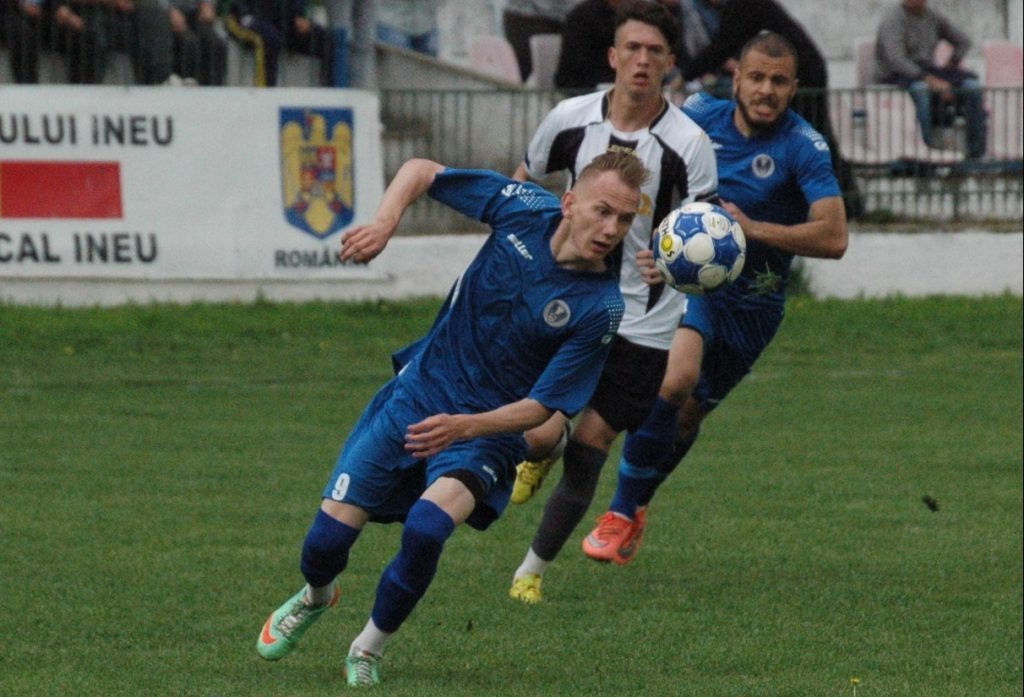 Ineul a prins gust de puncte și-i pune gând rău și Devei 1 masnita34