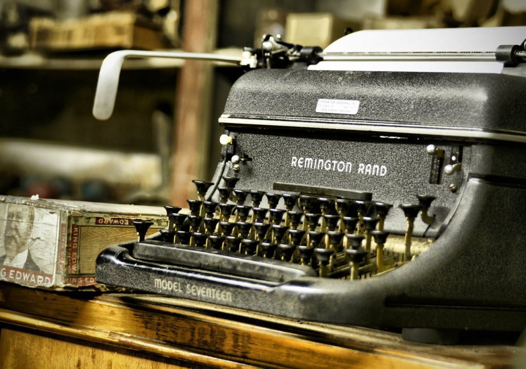 typewriter hemingway