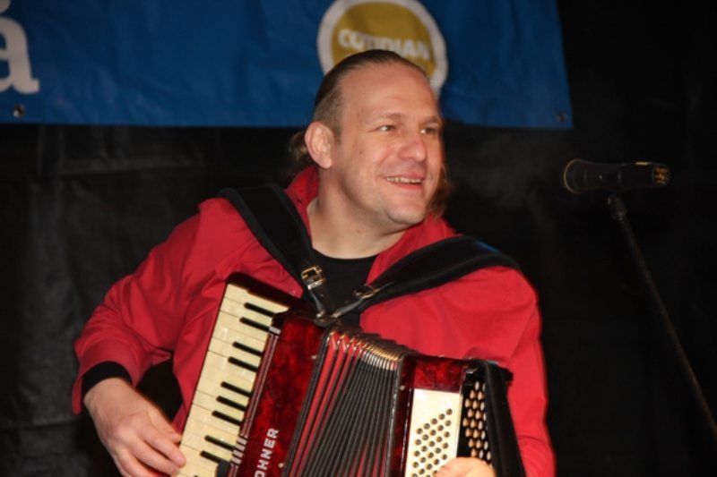 Un cântăreț român înregistrează un album cu pacienții de la neuropsihiatrie 1 vali craciunescu 479118l