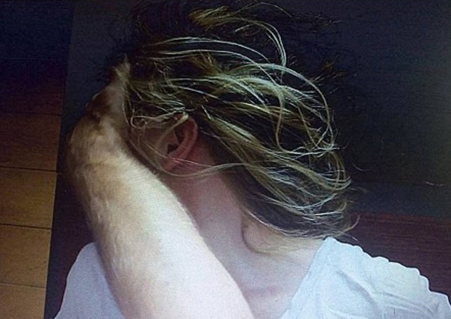 Șocant: o artistă și-a filmat propriul viol 1 Sophia Hewson Rape Video