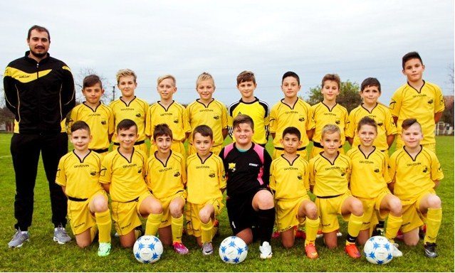 Juniorii E de la Atletico Arad au debutat cu o victorie la „zonala” din Sânicolau Mic 1 atleticoE