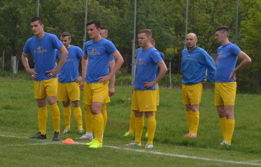 Pecica îi pune gând rău Cermeiului în meciul de titlu: „Nu ne interesează numele campioanei, vrem să câștigăm duminică!” 1 pecica 1