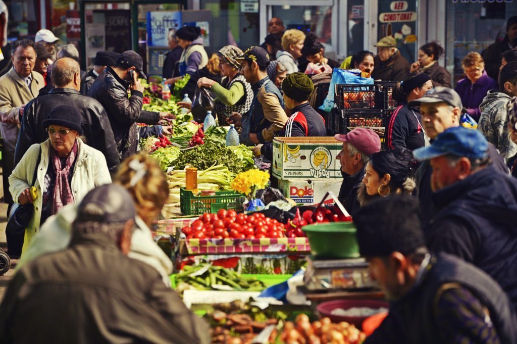 Mii de agricultori arădeni vor beneficia de subvenții pentru bune practici 1 piață