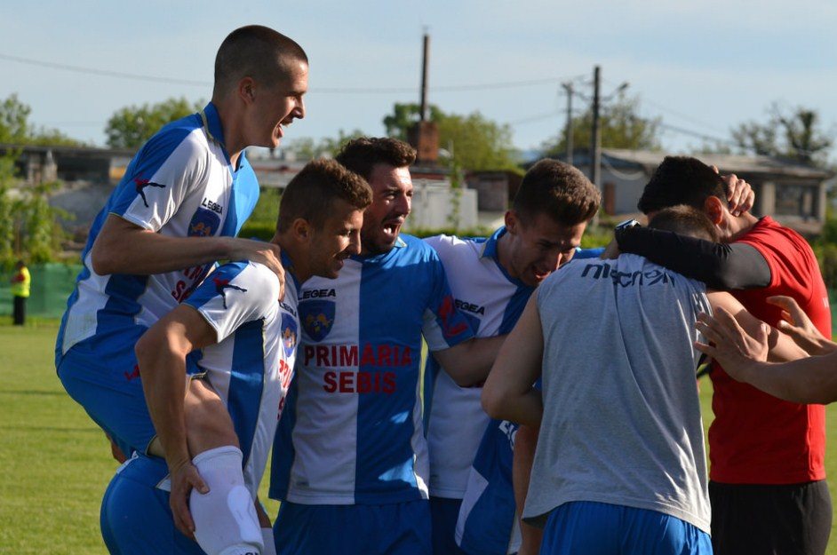Satelitul Pandurilor vrea să strice meciul de rămas bun al Sebișului în prezenta stagiune de Liga a 3-a 1 sebis 1