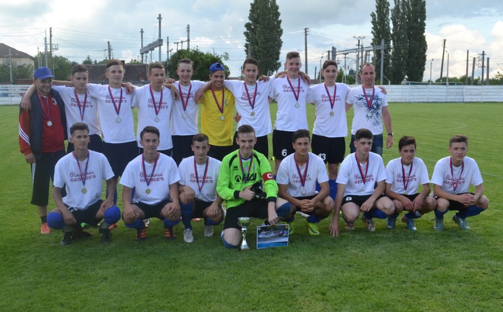 Sântana a dat peste cap calculele hârtiei și a redevenit campioană județeană la juniori 1 santana789