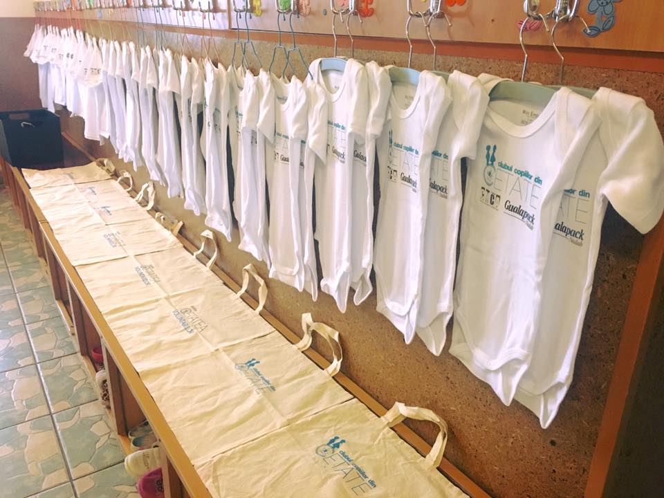 Cetatea Voluntarilor îşi deschide porţile pentru copiii care îşi vor petrece vara în cadrul proiectului "Vacanţa Altfel" 1 tricouri