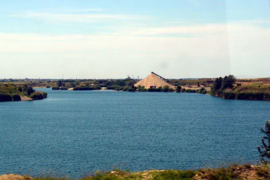 Copil de 15 ani, înecat în lacul de la Ghioroc 1 30809512