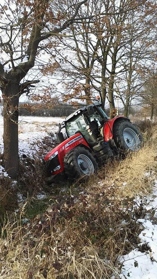 accident tractor