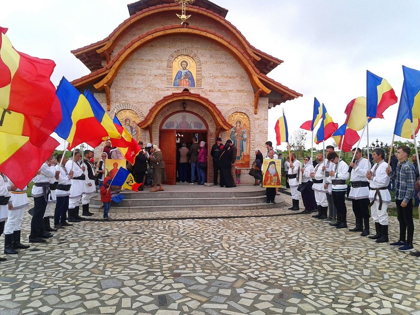 Arhiepiscopia Tomisului PS Siluan manastirea poarta alba 1