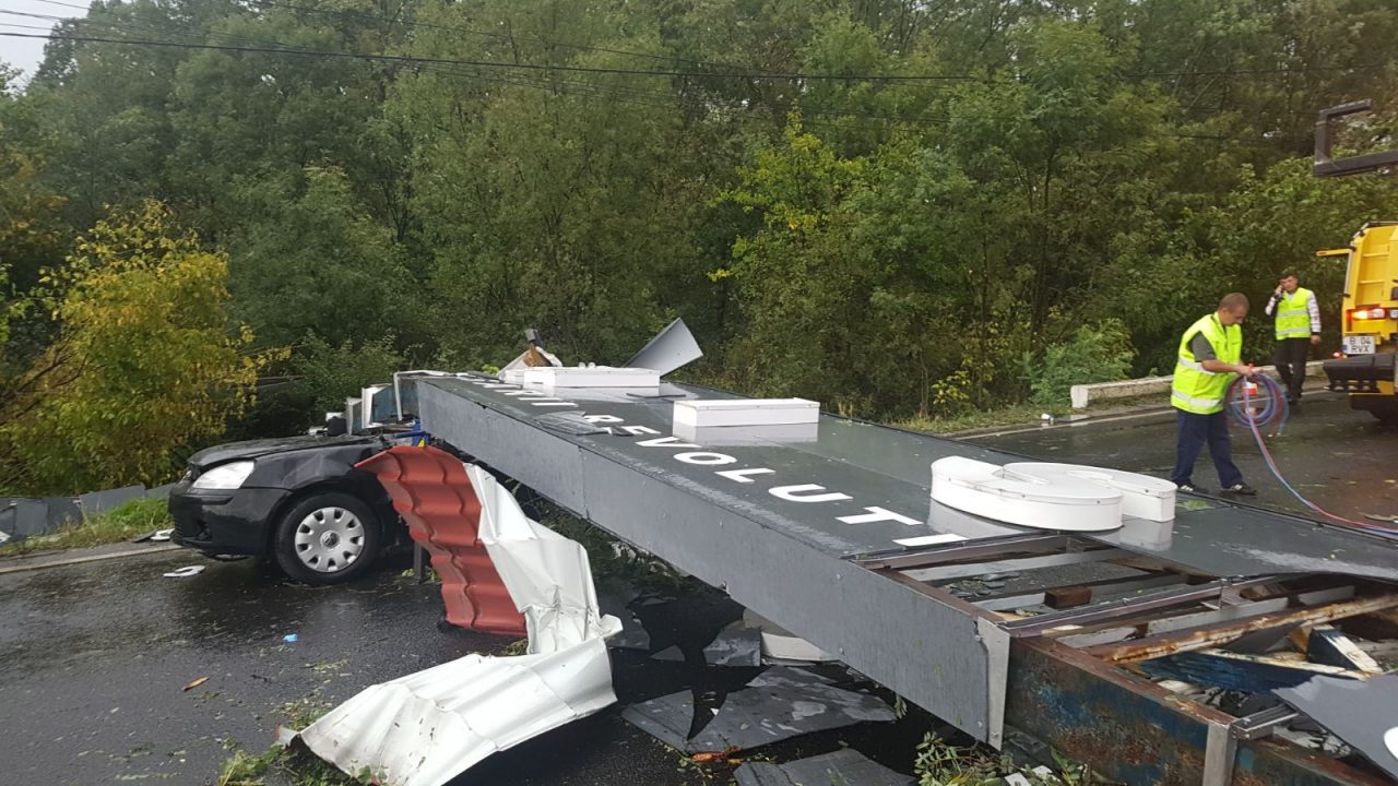 EXCLUSIV Poarta ucigașă de pe Calea Lugojului, reabilitată de Primăria Timișoara fără a exista proiect tehnic sau diriginte de șantier 1 furtuna calea lugojului 5