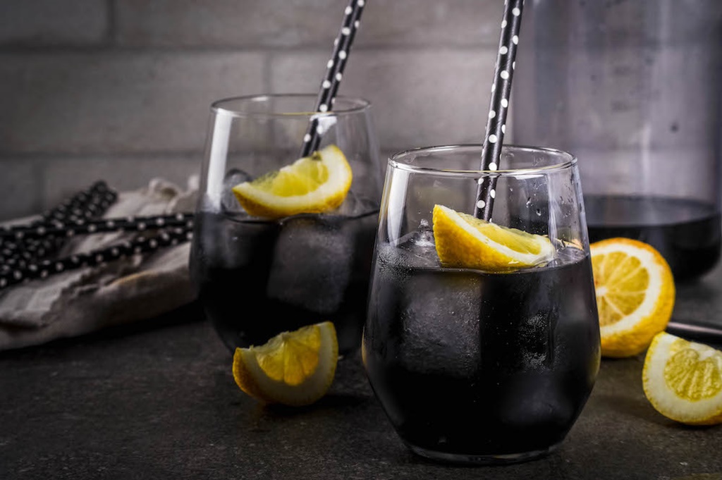 Face furori pe rețelele de socializare! LIMONADA NEAGRĂ, sănătate la pahar 1 black lemonade