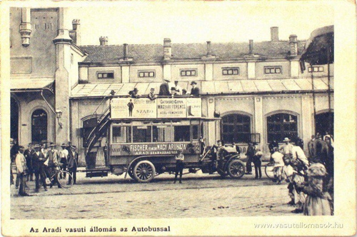 Autobuz in fata garii 1908
