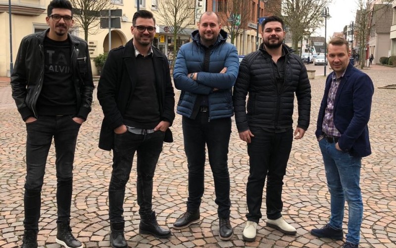 Cinci români, dintre care trei sunt medici, s-au apucat să construiască o Nouă Românie în inima Germaniei! 1 membri pnr germania