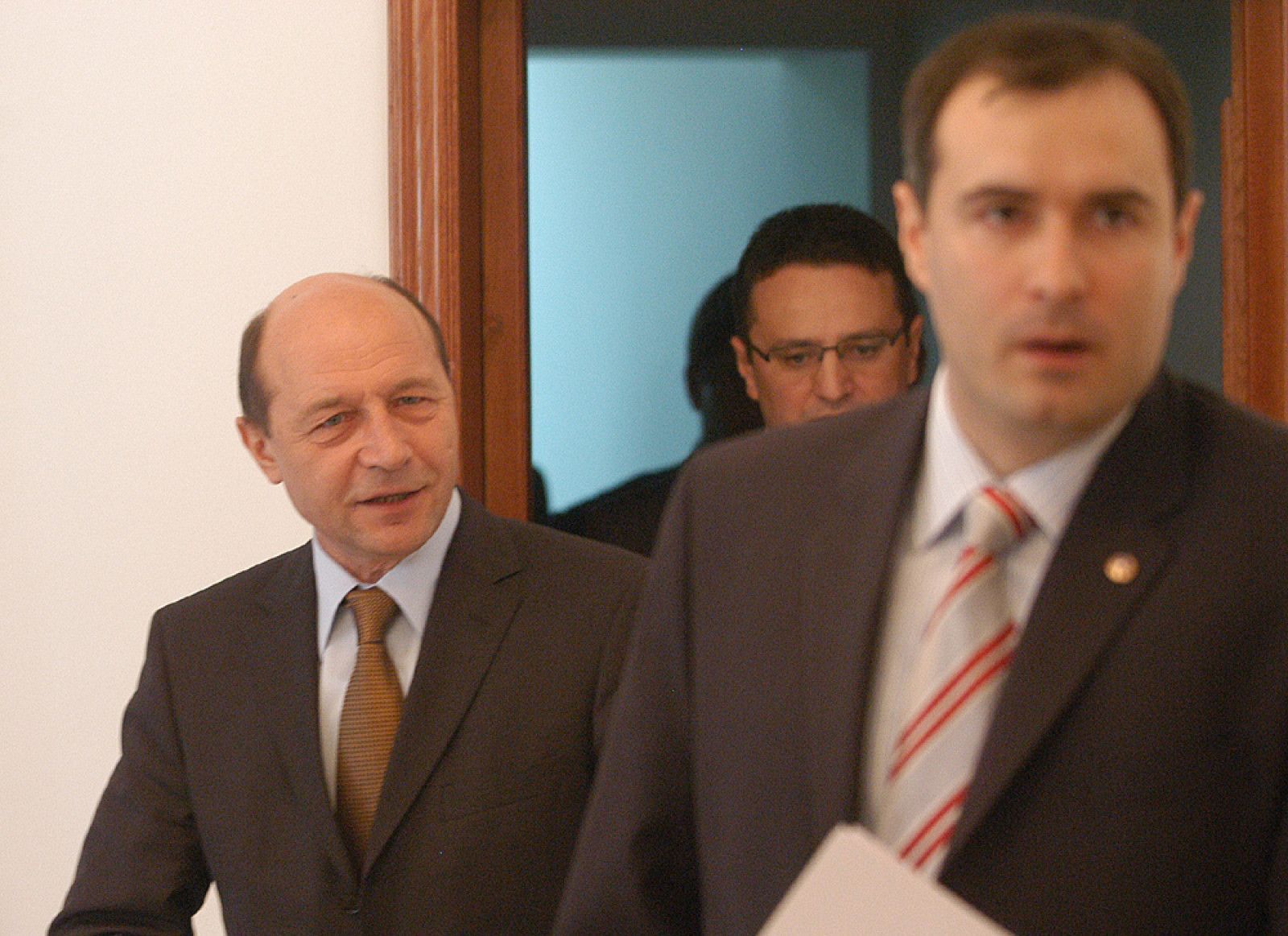 basescu coldea maior.9s1mprqvj6